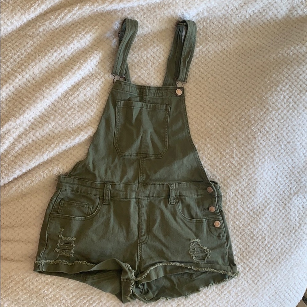 OLIVE GREEN SHORTS OVERALLS SIZE 29